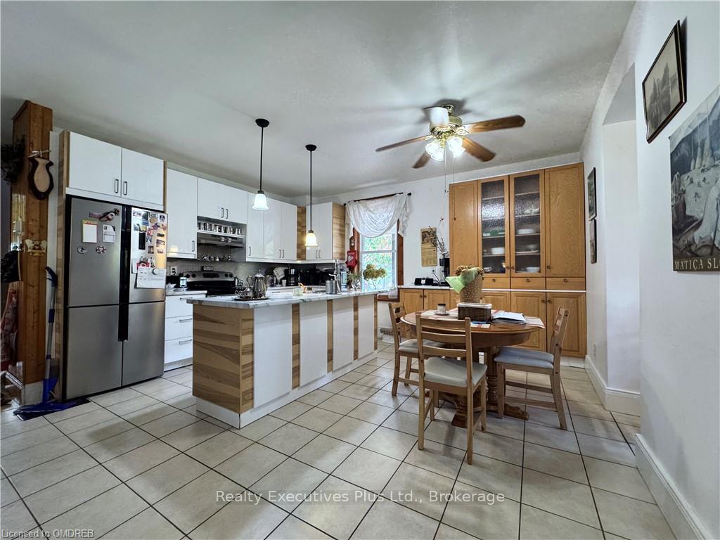 Photo 16 of 1650 6TH Con Rd W, Hamilton, Rural Flamborough — HOMEH