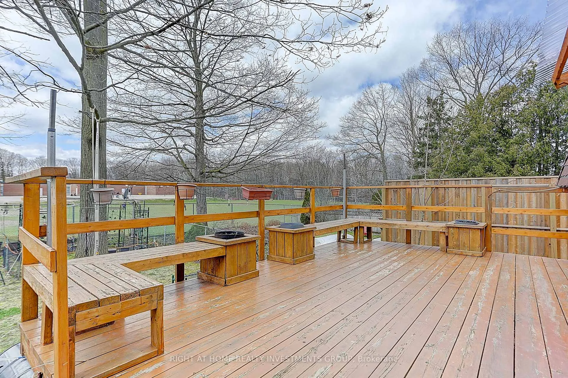 Photo 10 of 143 Springdale Drive, Barrie, Cundles East — HOMEH