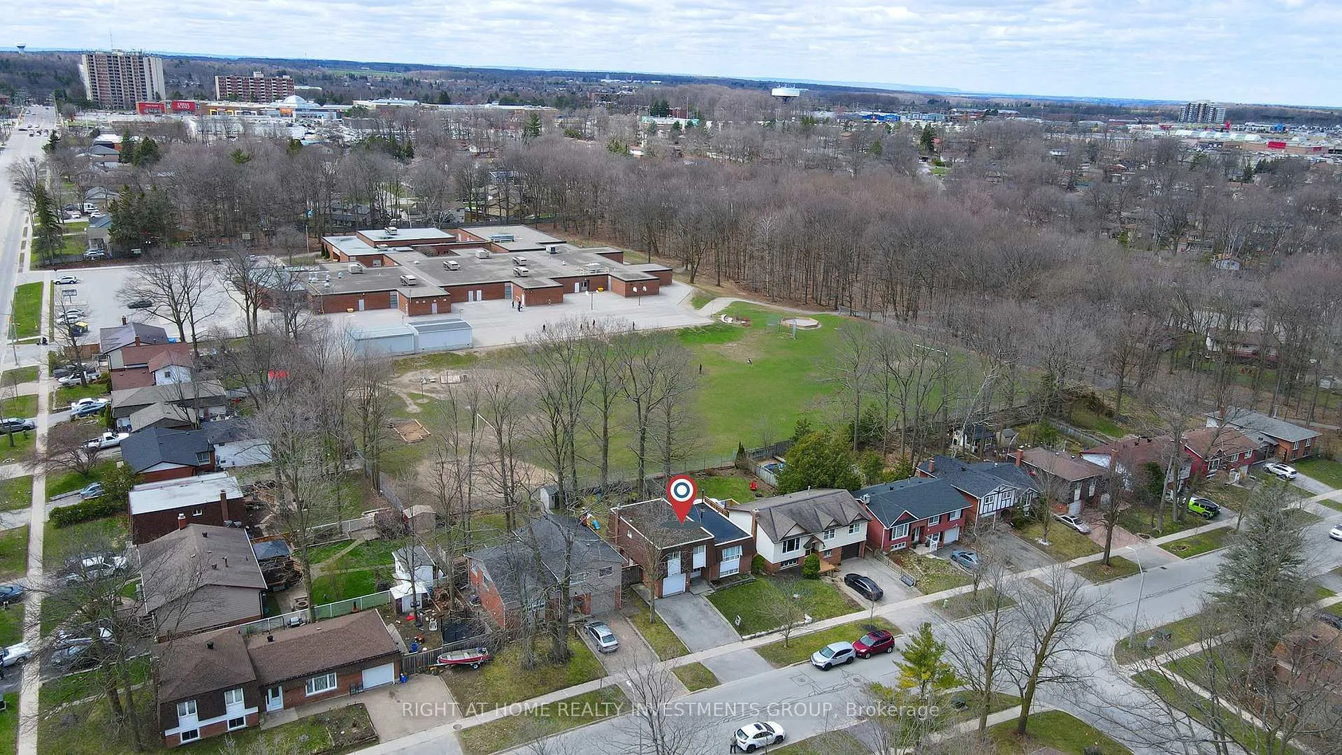 Photo 16 of 143 Springdale Drive, Barrie, Cundles East — HOMEH