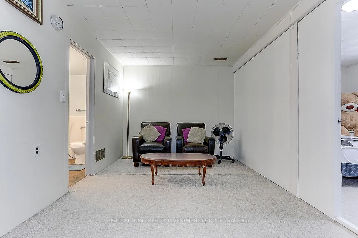 Photo 43 of 143 Springdale Drive, Barrie, Cundles East — HOMEH