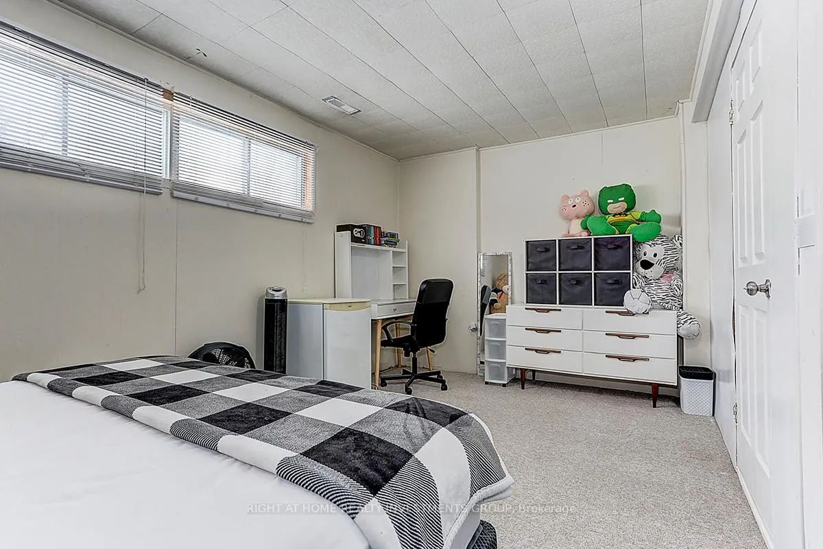 Photo 46 of 143 Springdale Drive, Barrie, Cundles East — HOMEH