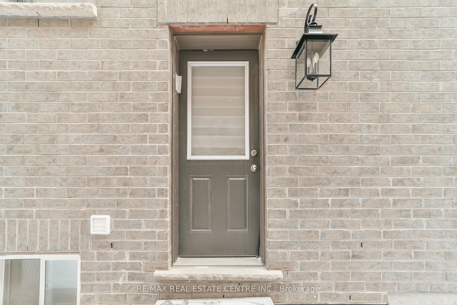 Front of Unit Bsmt, 20 Malaspina Close
