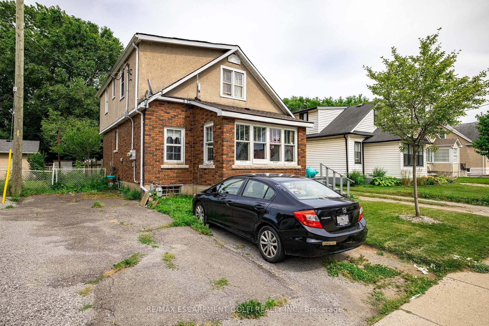 Photo 2 of 44 Haig Street, St. Catharines, Haig — HOMEH