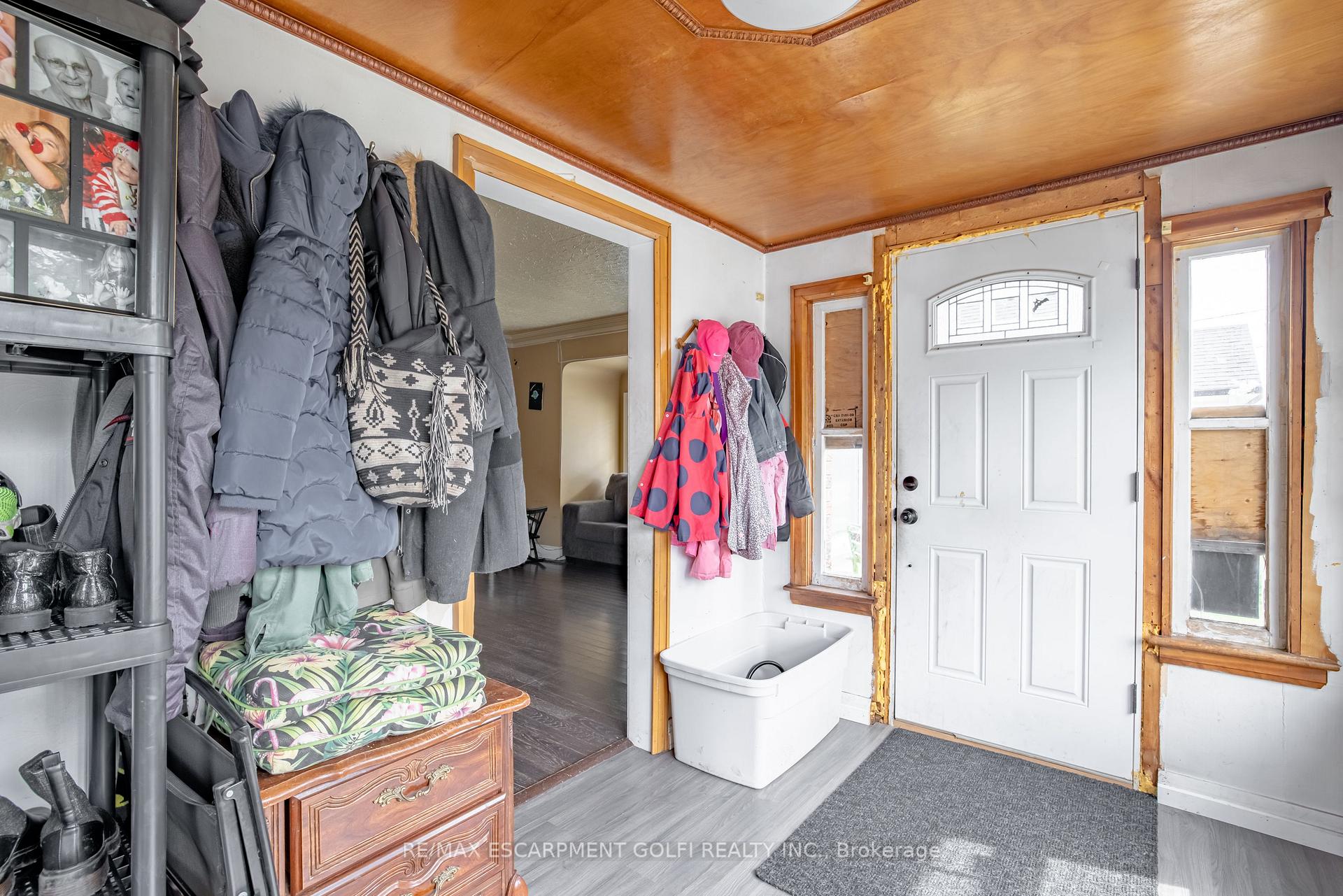 Photo 4 of 44 Haig Street, St. Catharines, Haig — HOMEH