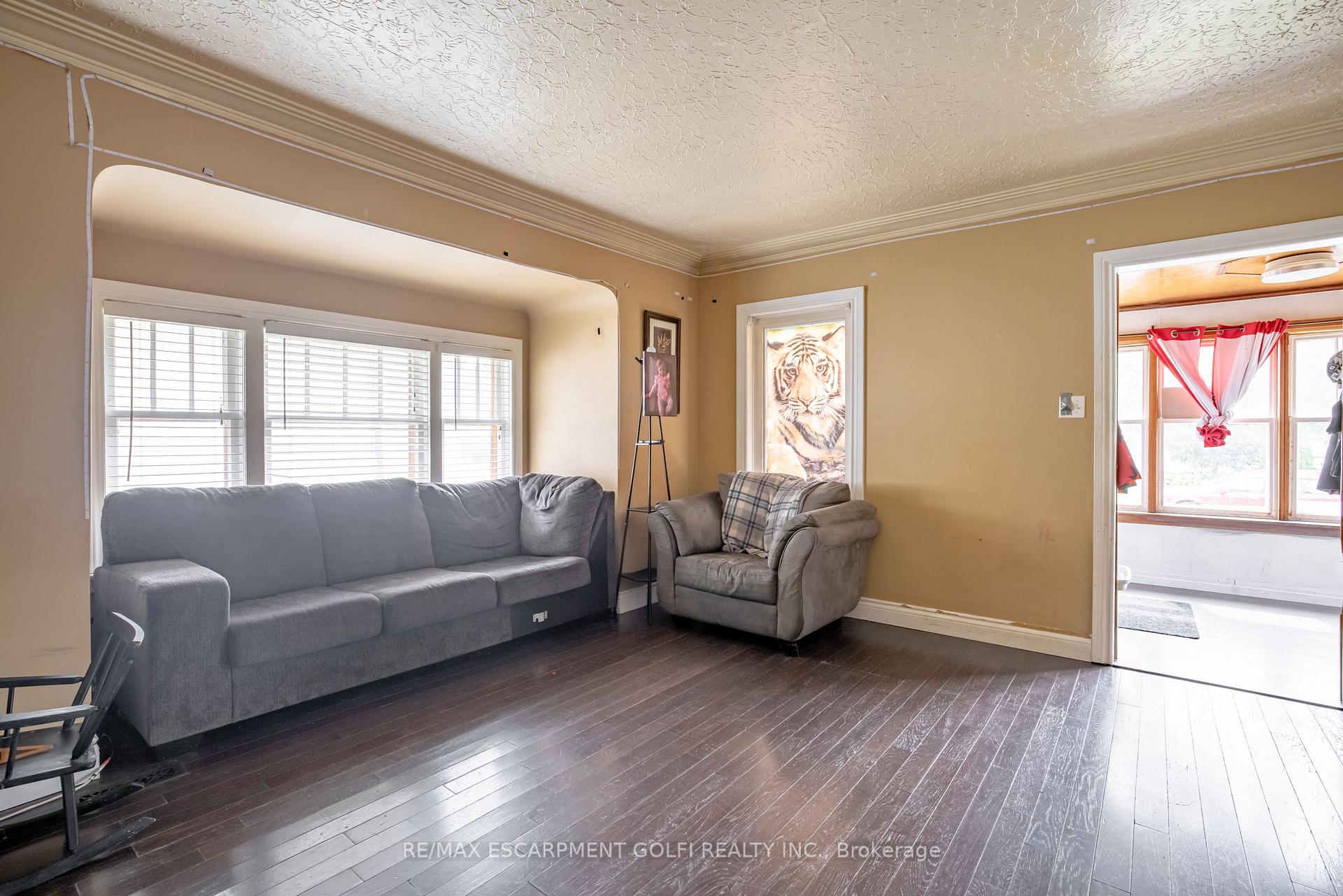 Photo 6 of 44 Haig Street, St. Catharines, Haig — HOMEH