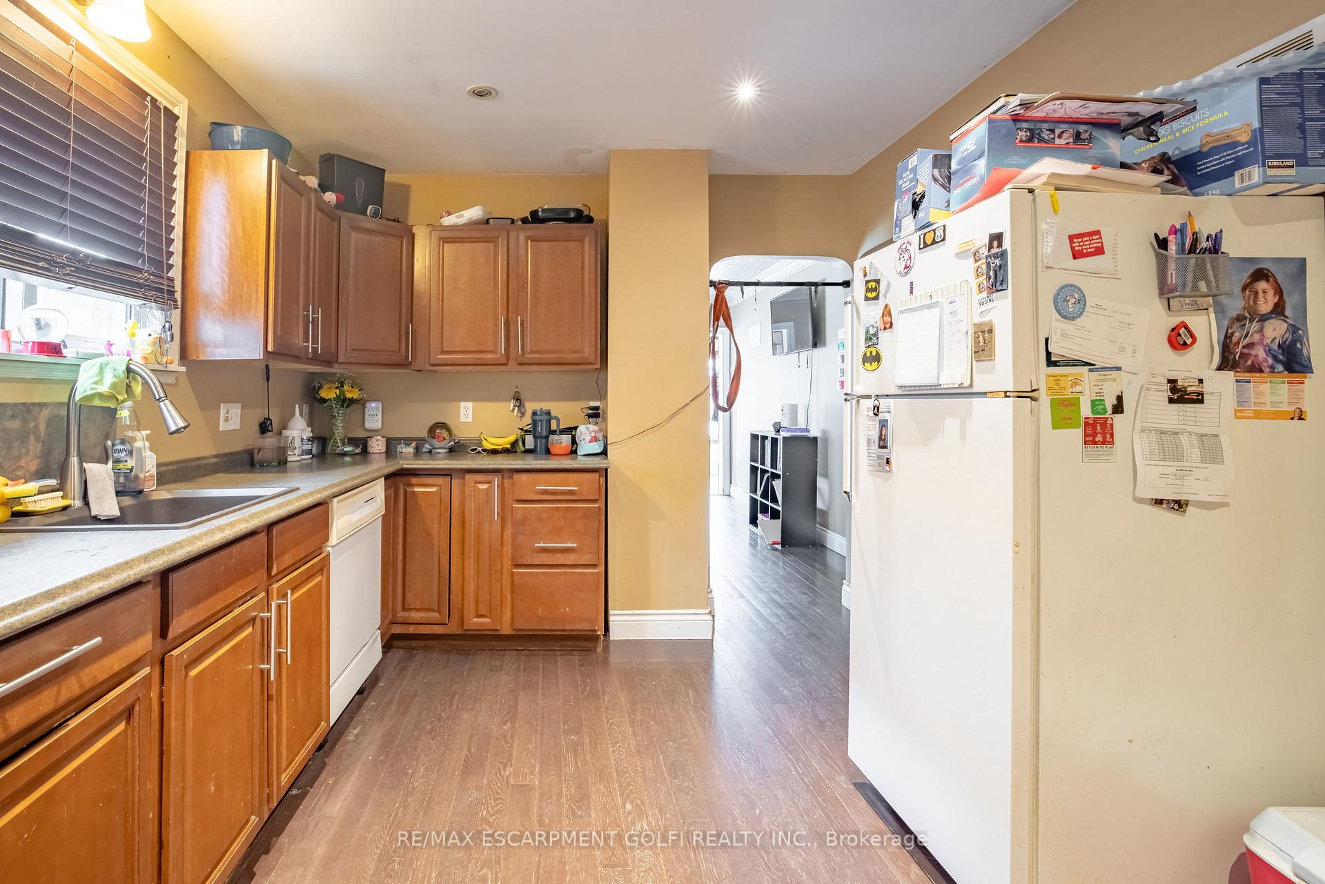 Photo 9 of 44 Haig Street, St. Catharines, Haig — HOMEH
