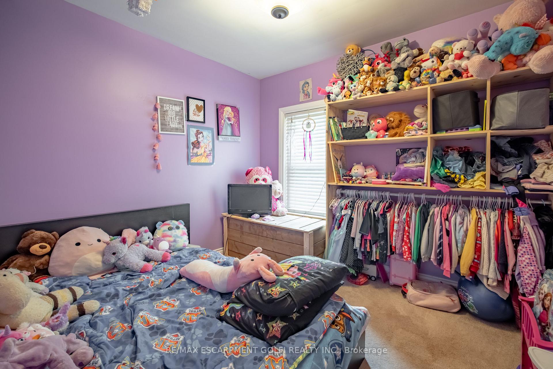 Photo 11 of 44 Haig Street, St. Catharines, Haig — HOMEH