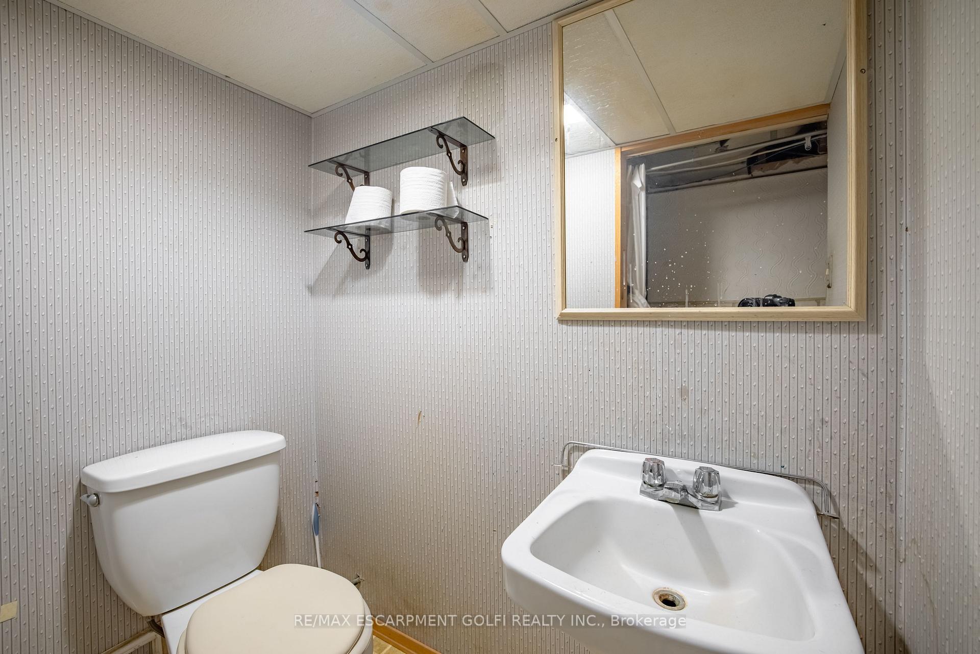 Photo 16 of 44 Haig Street, St. Catharines, Haig — HOMEH