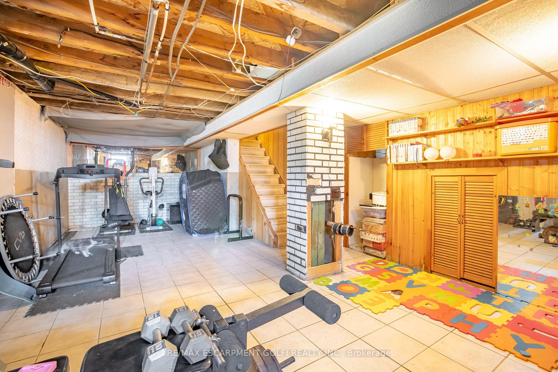Photo 17 of 44 Haig Street, St. Catharines, Haig — HOMEH