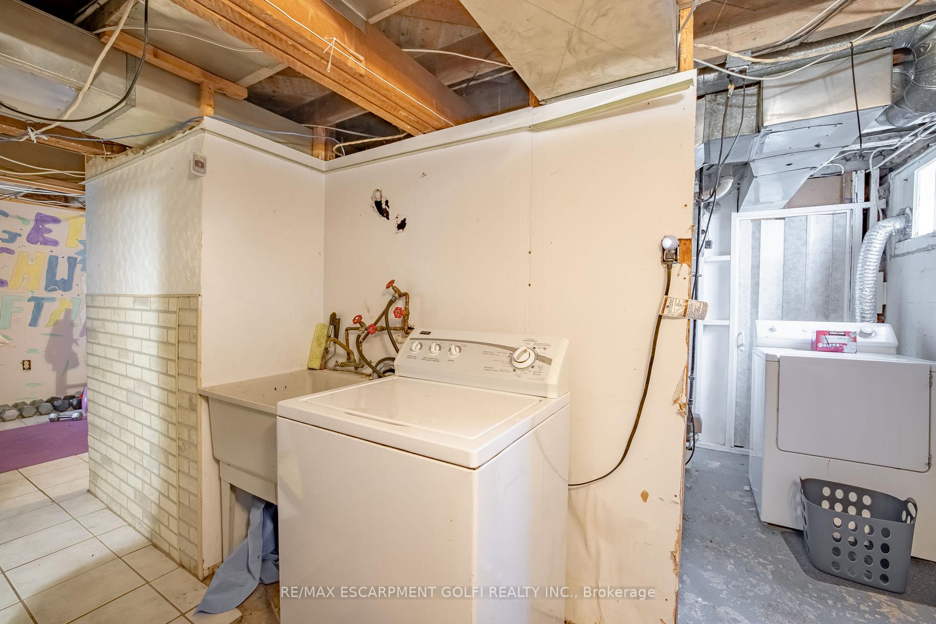 Photo 18 of 44 Haig Street, St. Catharines, Haig — HOMEH
