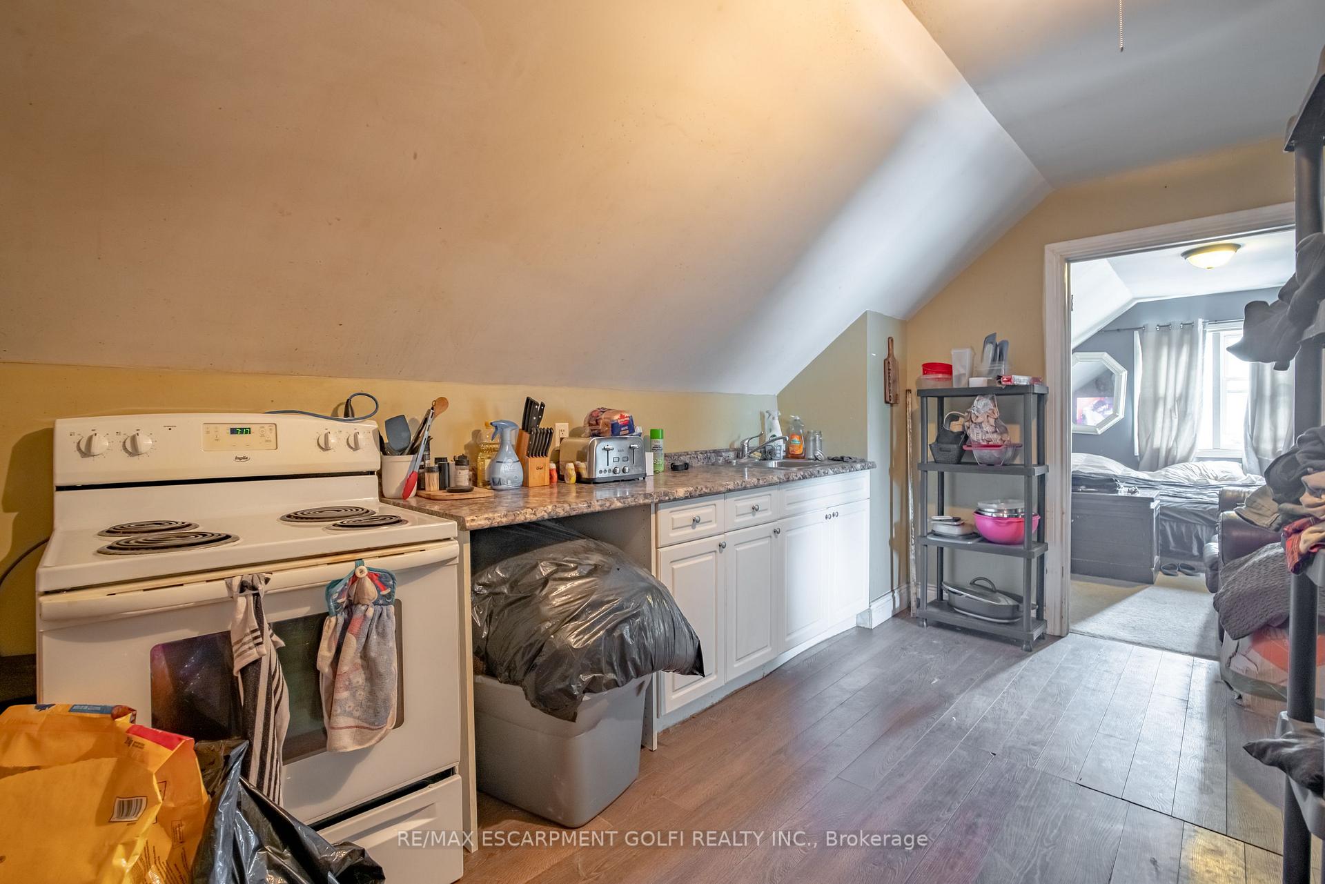 Photo 19 of 44 Haig Street, St. Catharines, Haig — HOMEH