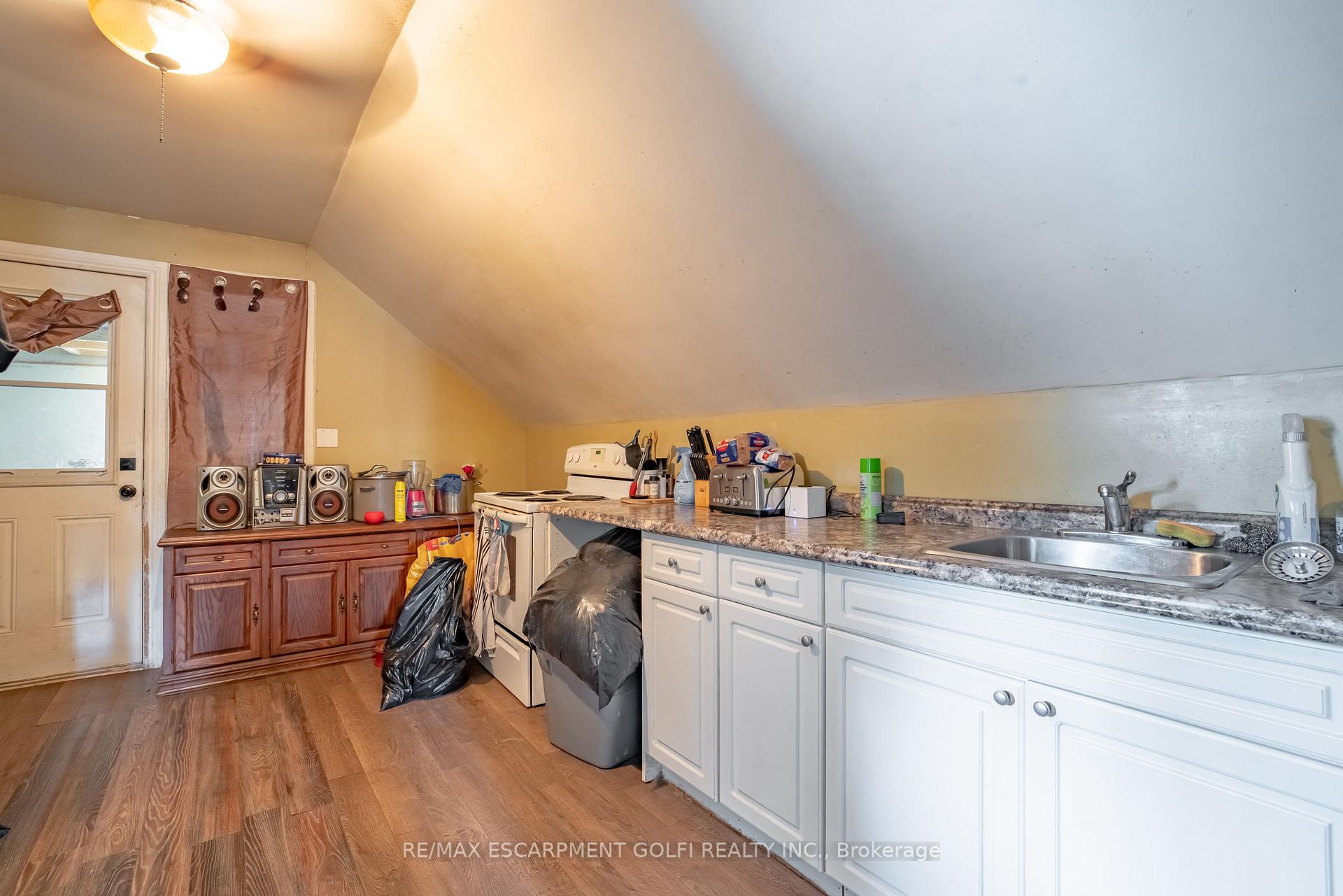 Photo 20 of 44 Haig Street, St. Catharines, Haig — HOMEH