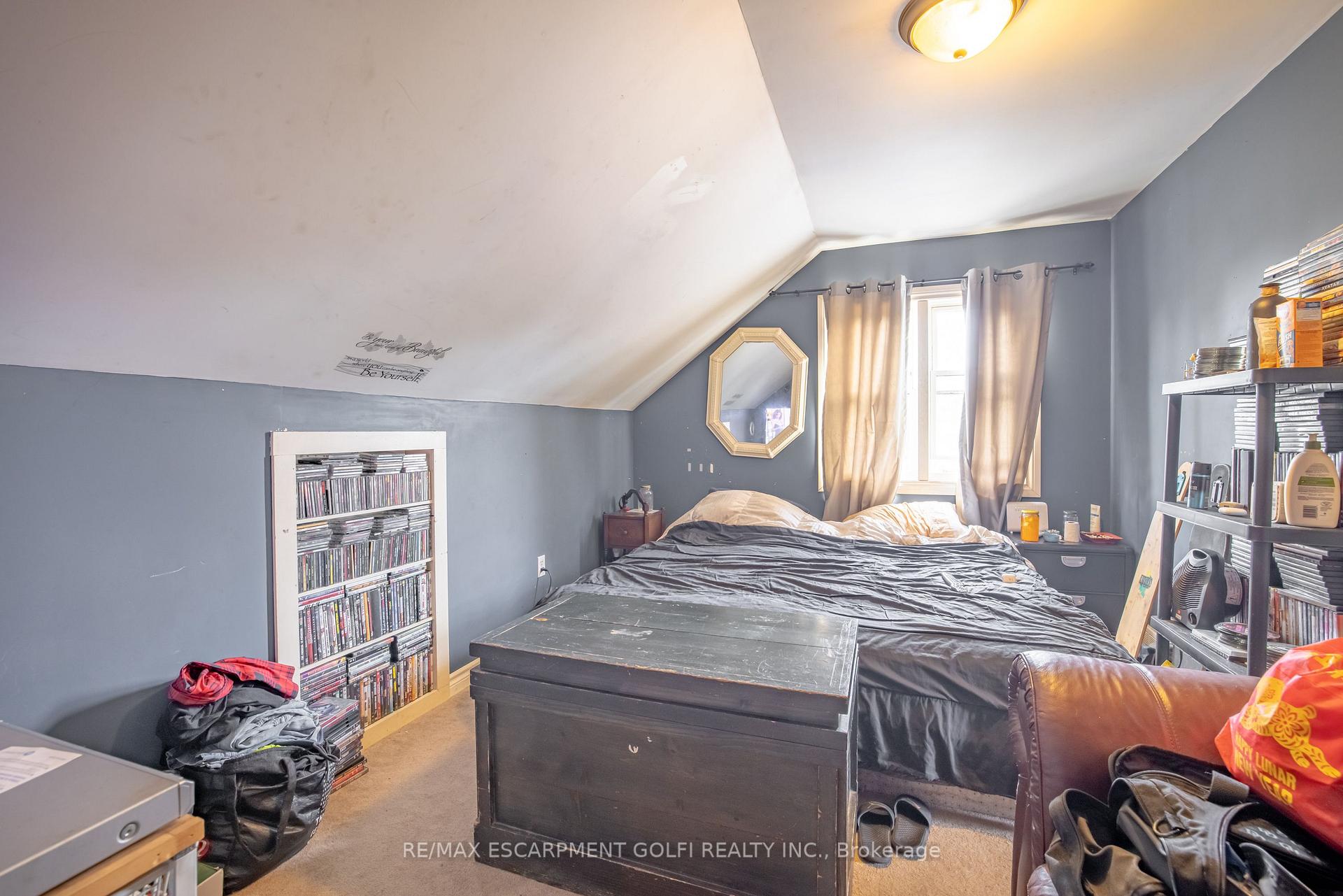 Photo 22 of 44 Haig Street, St. Catharines, Haig — HOMEH