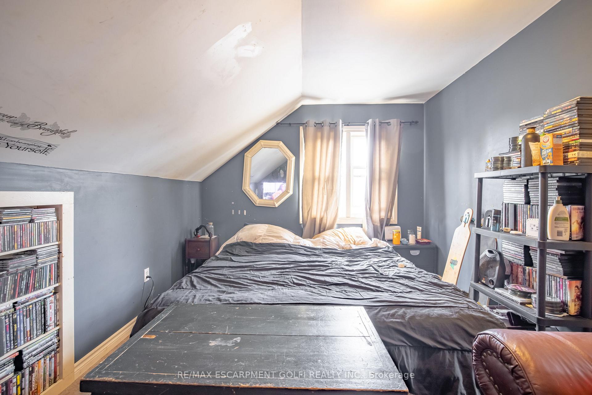 Photo 23 of 44 Haig Street, St. Catharines, Haig — HOMEH
