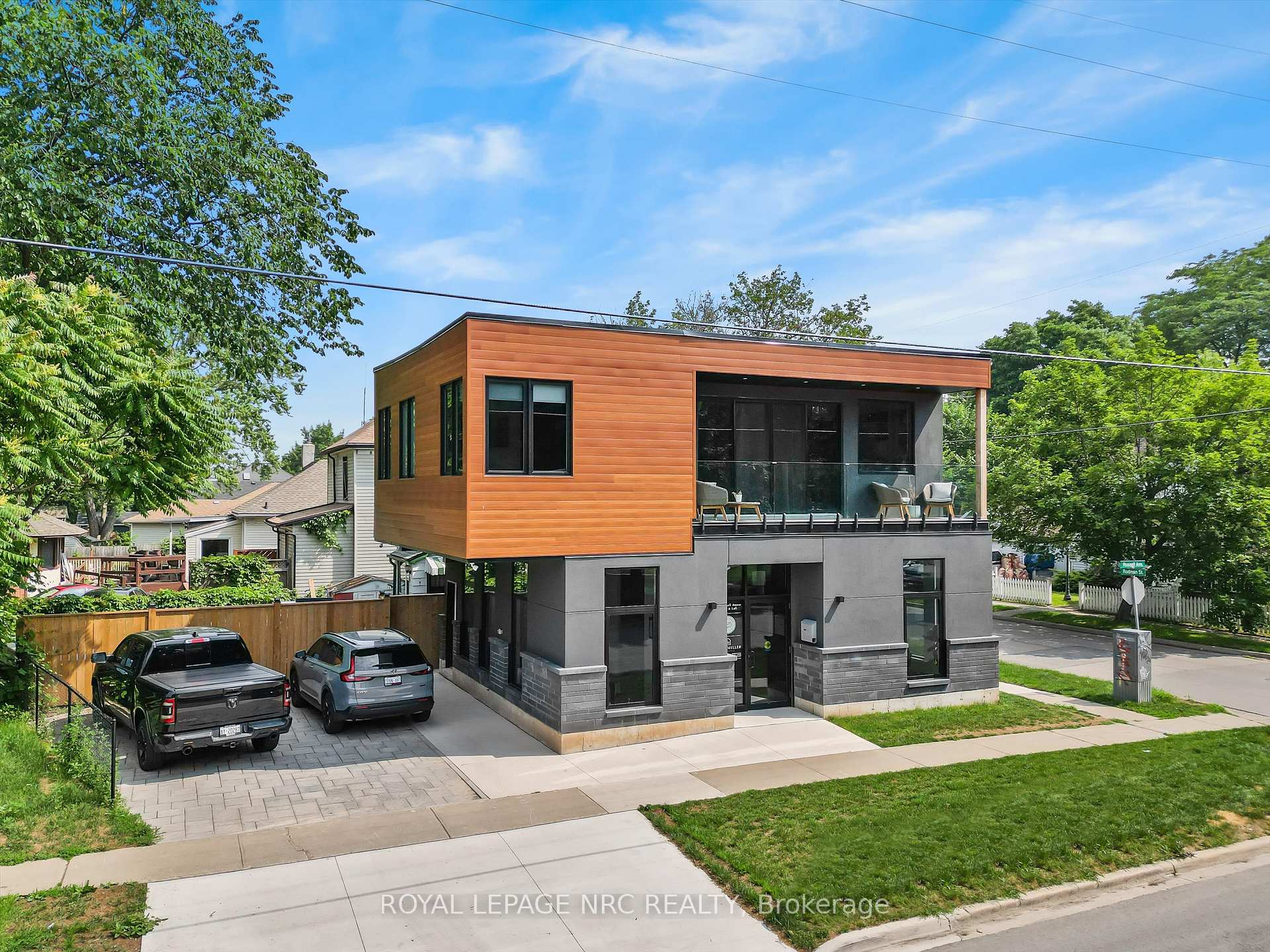 Photo 2 of 125A Russell Avenue, St. Catharines, Downtown — HOMEH
