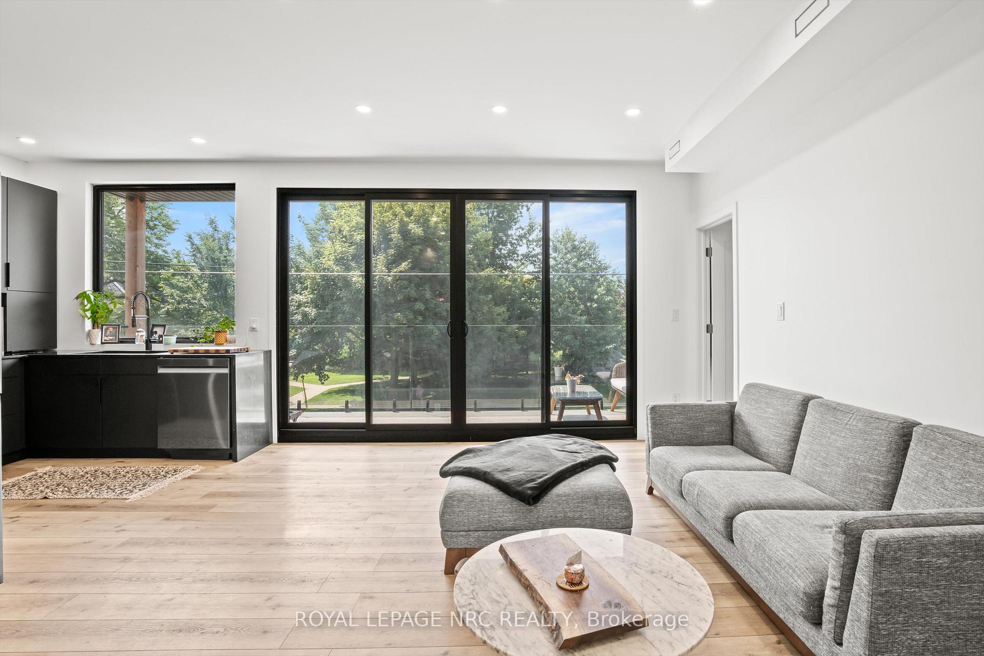 Photo 6 of 125A Russell Avenue, St. Catharines, Downtown — HOMEH