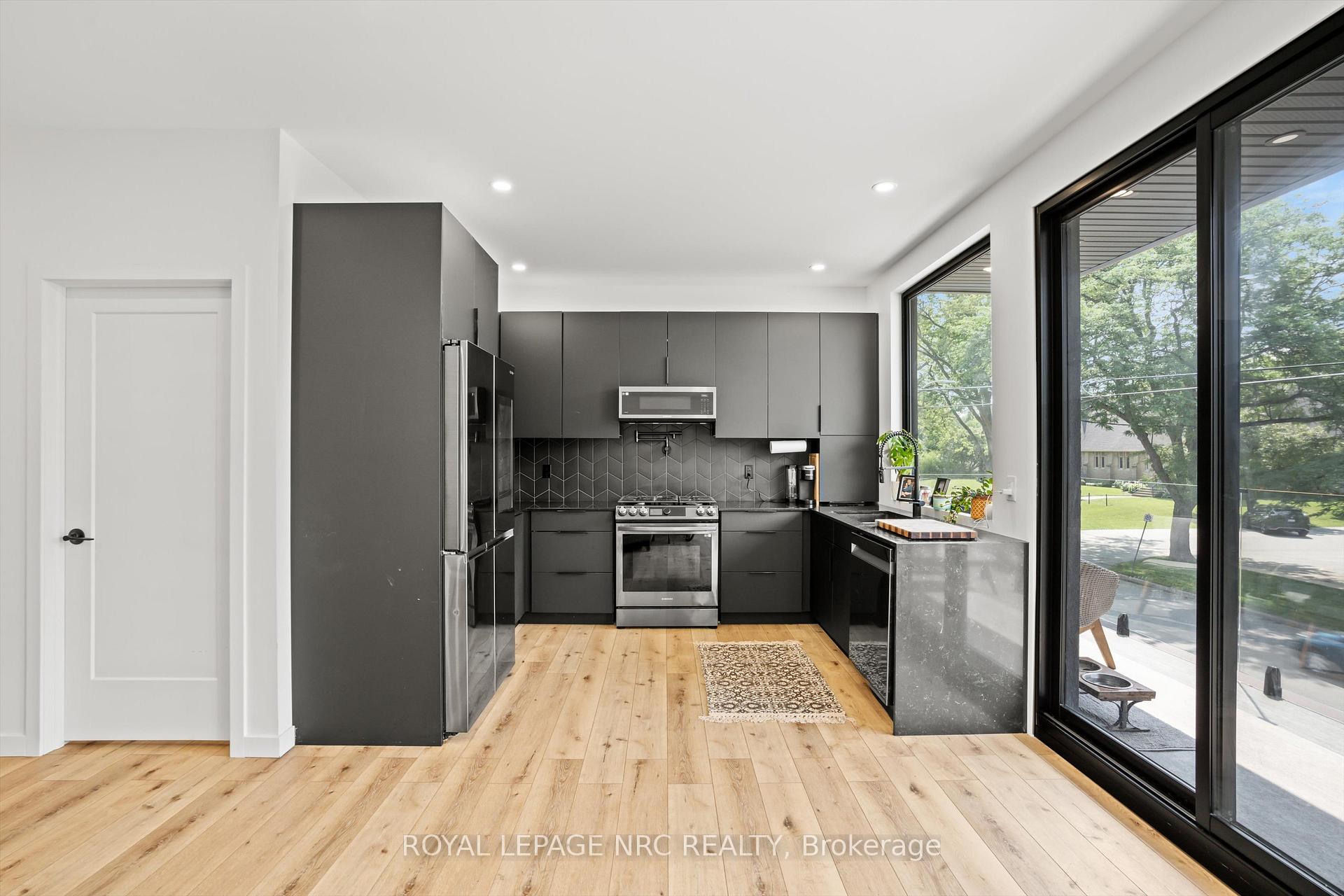 Photo 9 of 125A Russell Avenue, St. Catharines, Downtown — HOMEH