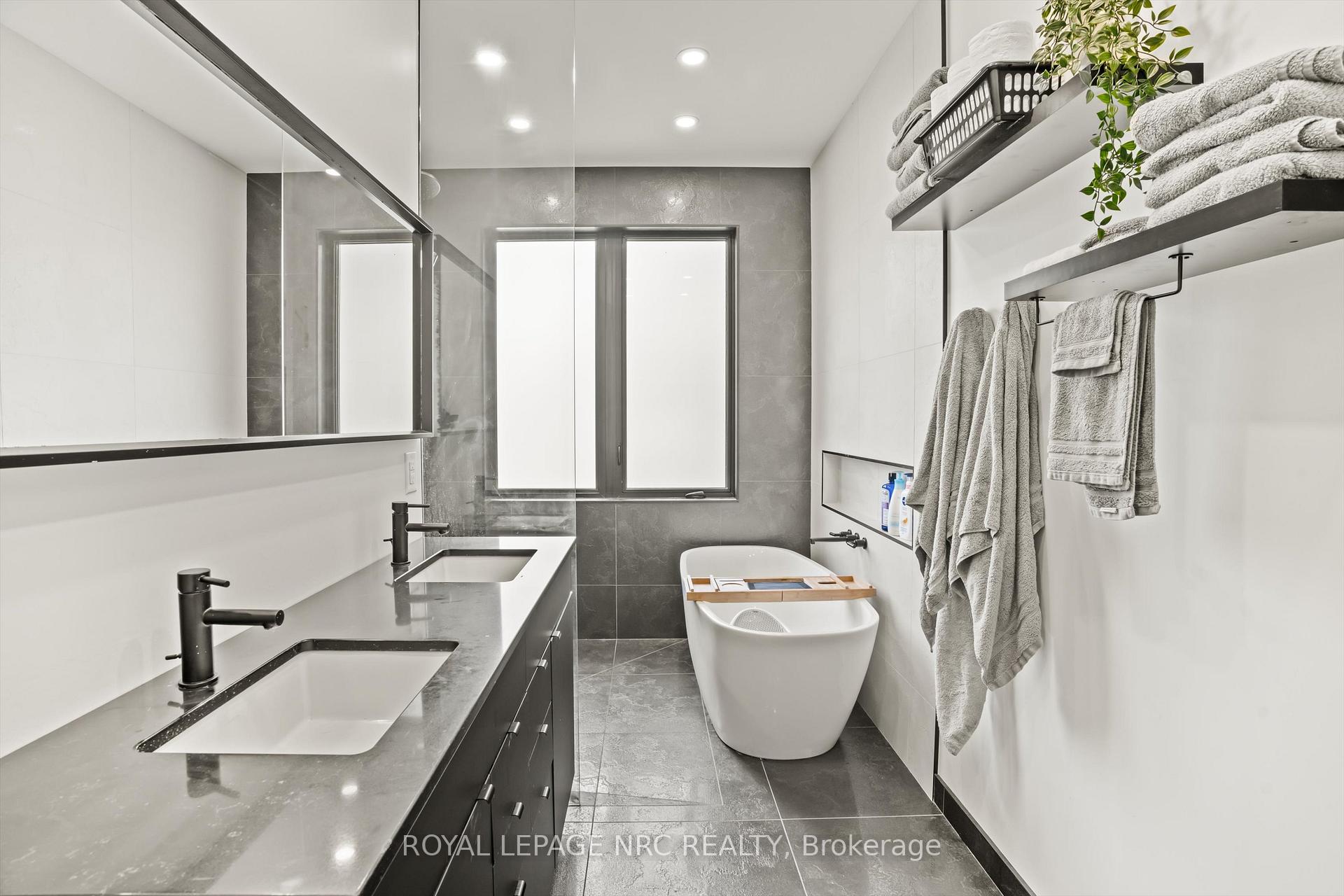 Photo 15 of 125A Russell Avenue, St. Catharines, Downtown — HOMEH