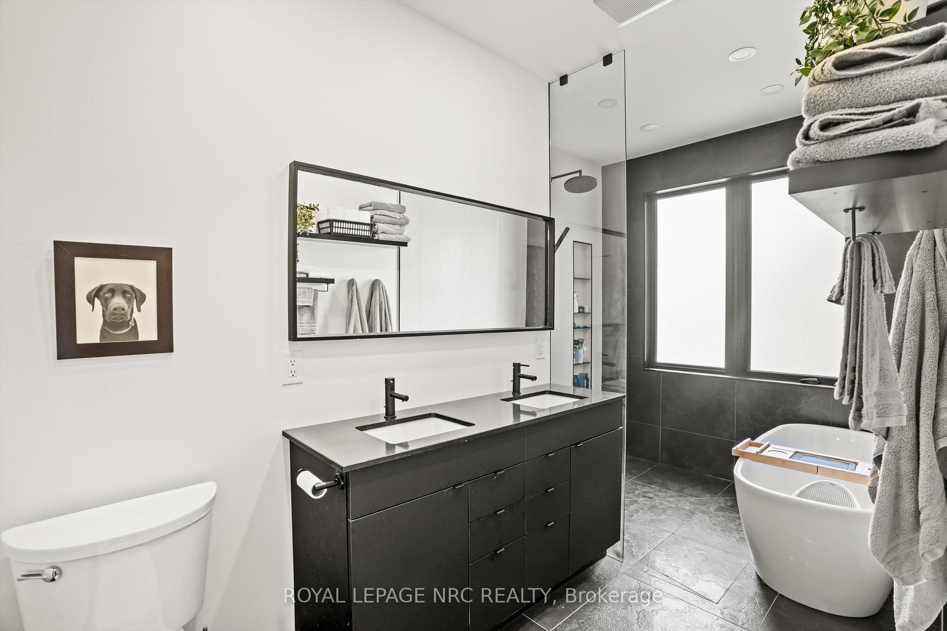 Photo 16 of 125A Russell Avenue, St. Catharines, Downtown — HOMEH