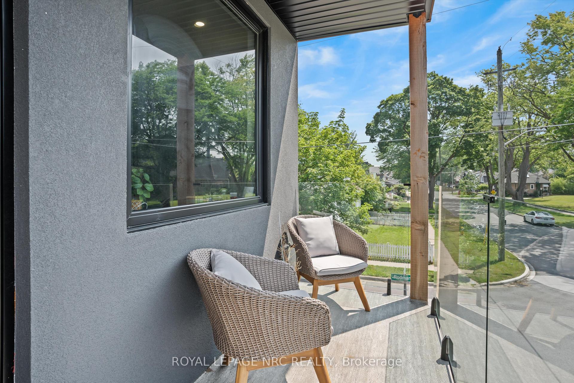Photo 20 of 125A Russell Avenue, St. Catharines, Downtown — HOMEH