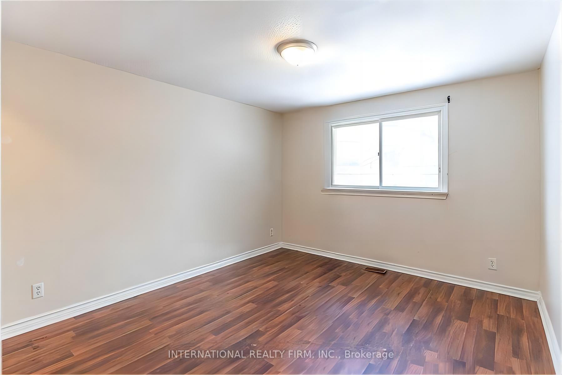 Photo 6 of 76 West 4th Street, Hamilton, Buchanan — HOMEH
