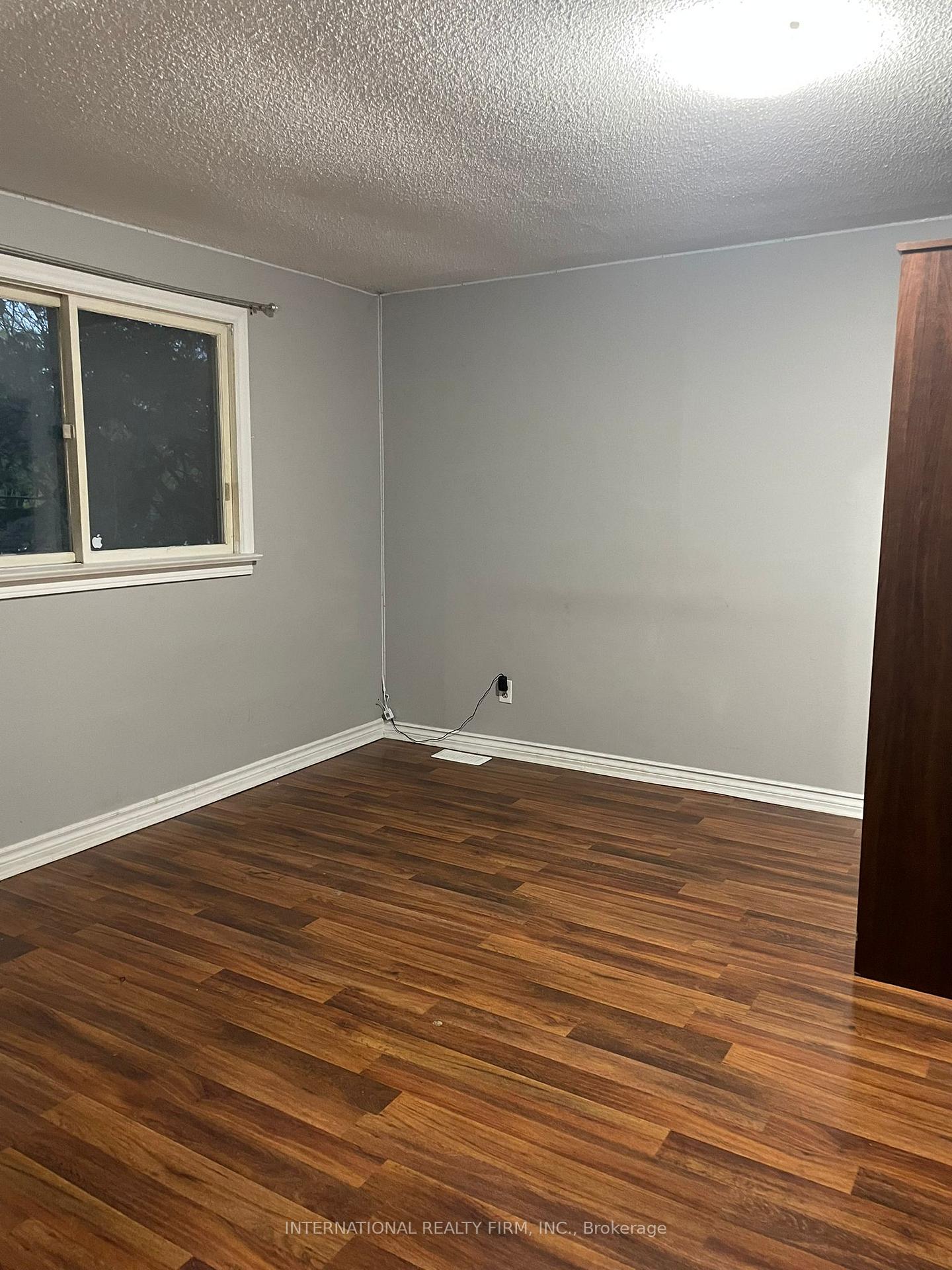 Photo 8 of 76 West 4th Street, Hamilton, Buchanan — HOMEH