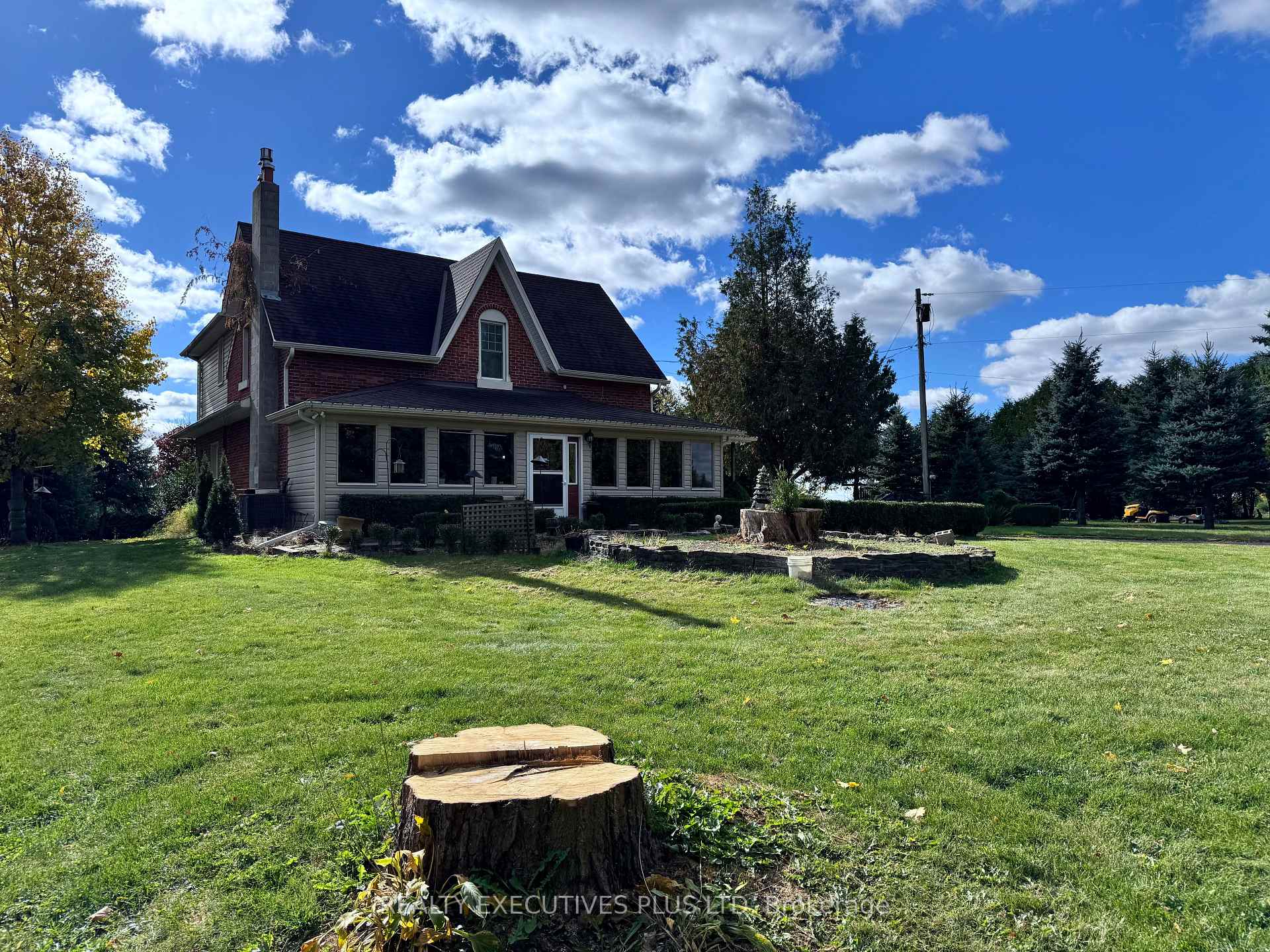 Photo 2 of 1650 6th Con Road W, Hamilton, Rockton — HOMEH