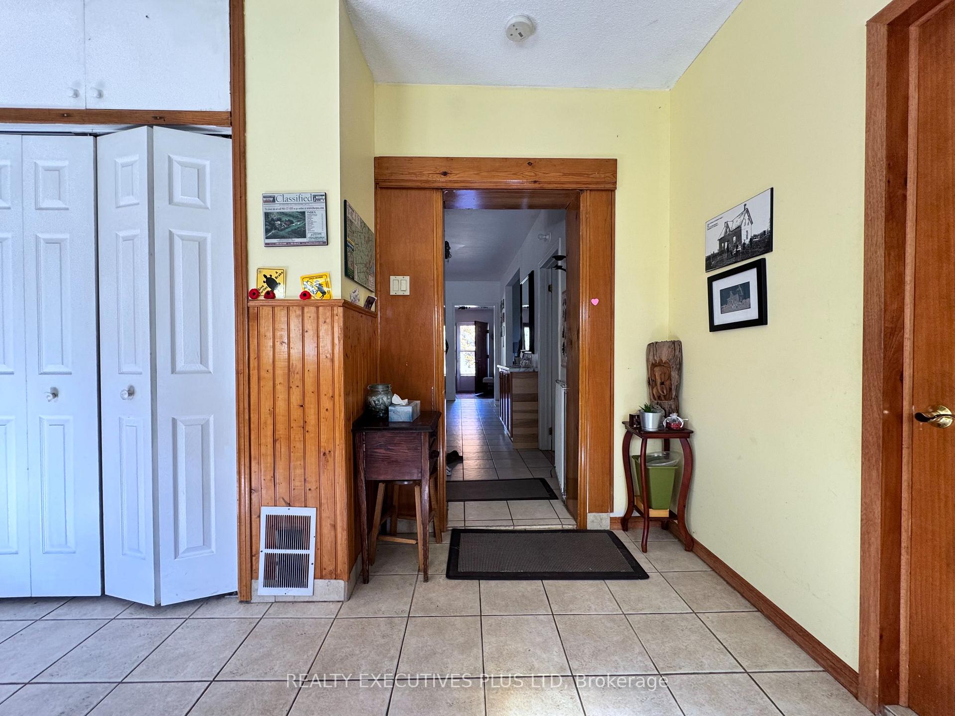 Photo 9 of 1650 6th Con Road W, Hamilton, Rockton — HOMEH
