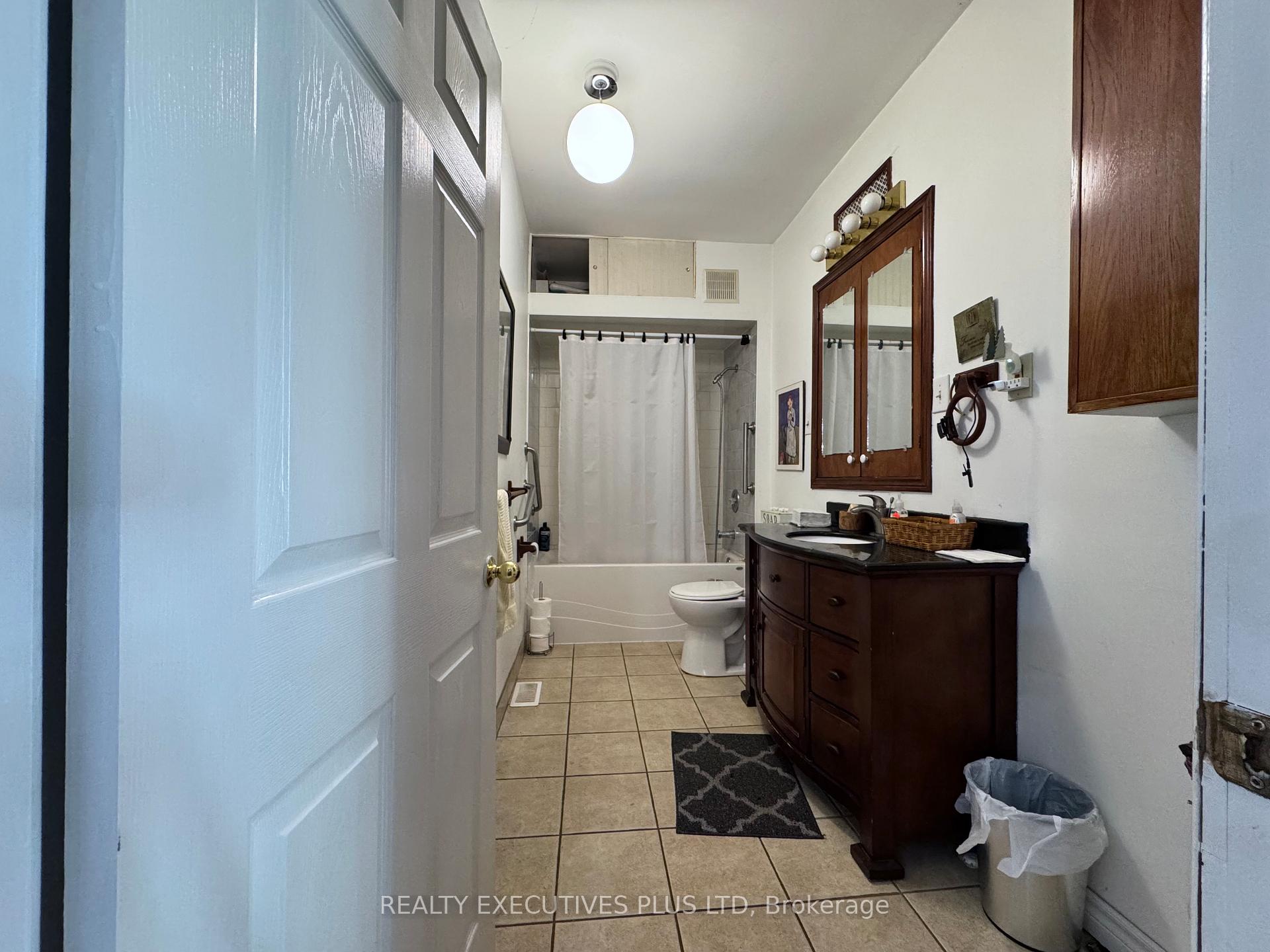 Photo 10 of 1650 6th Con Road W, Hamilton, Rockton — HOMEH