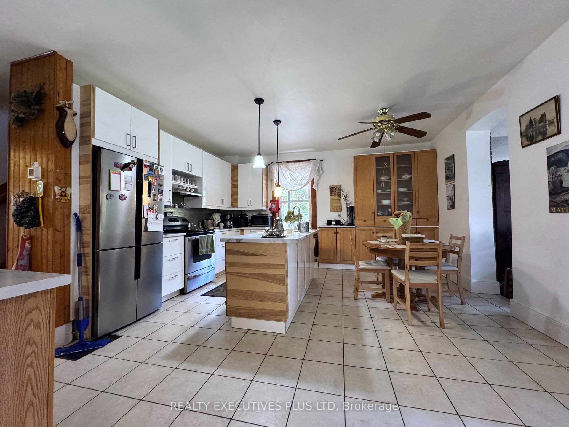 Photo 13 of 1650 6th Con Road W, Hamilton, Rockton — HOMEH