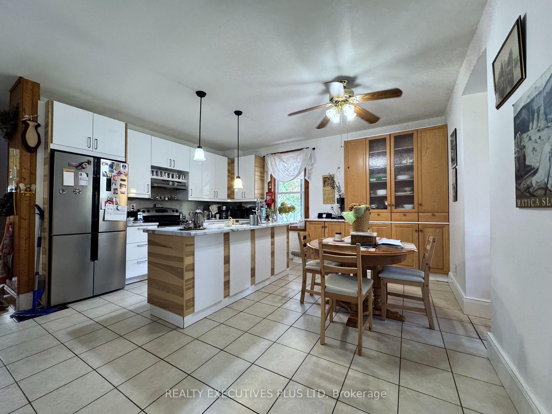 Photo 14 of 1650 6th Con Road W, Hamilton, Rockton — HOMEH