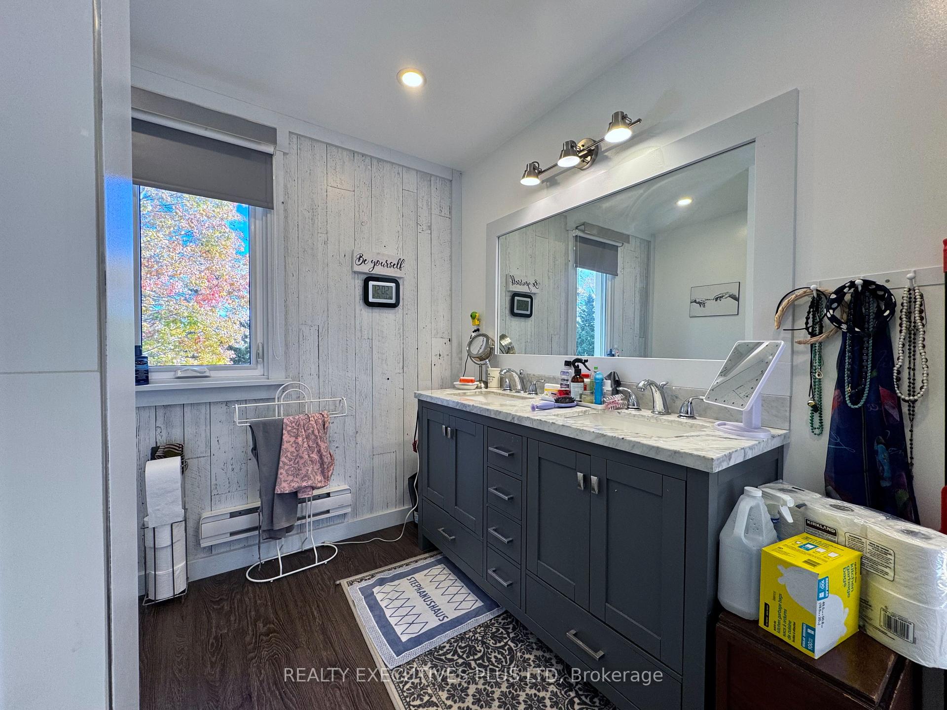 Photo 19 of 1650 6th Con Road W, Hamilton, Rockton — HOMEH