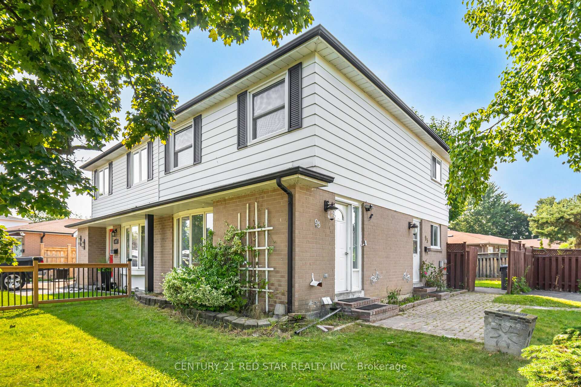 Front of 95 Glenmore Crescent