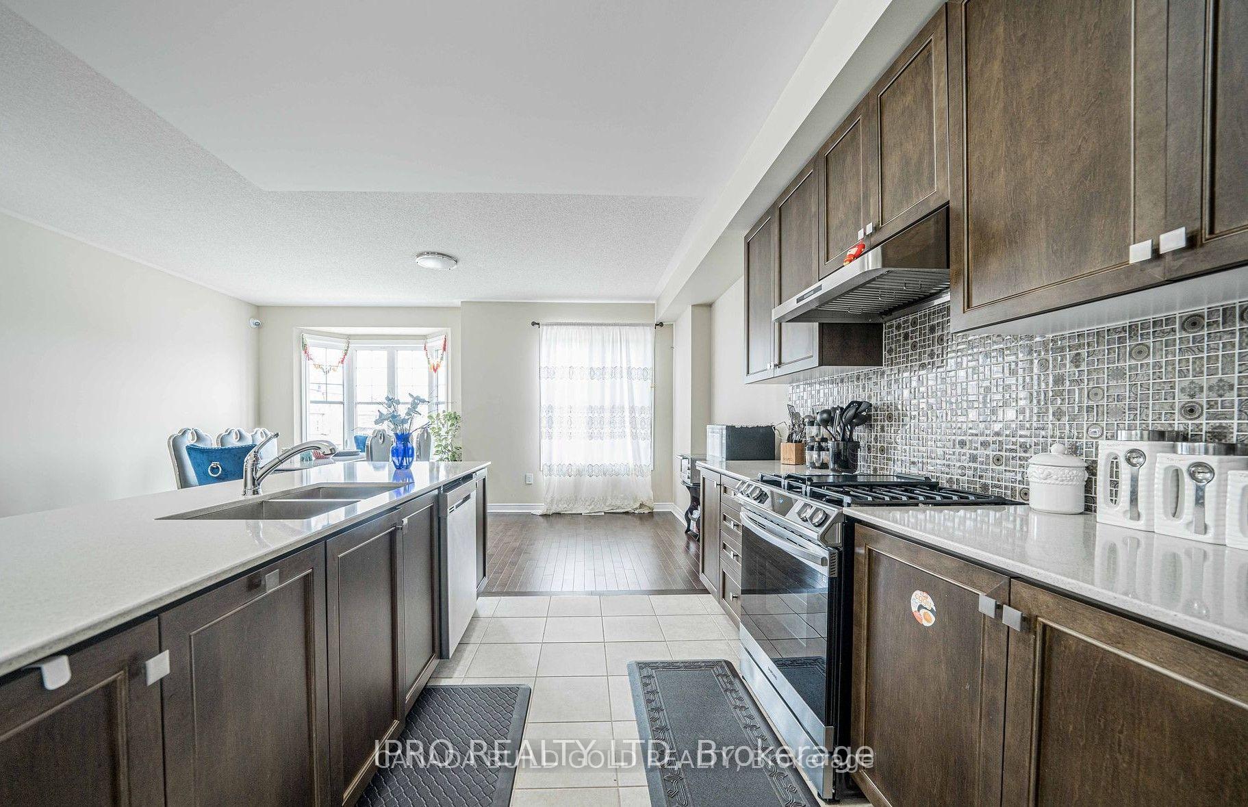 Photo 9 of 16 Remembrance Road N, Brampton, Northwest Brampton — HOMEH