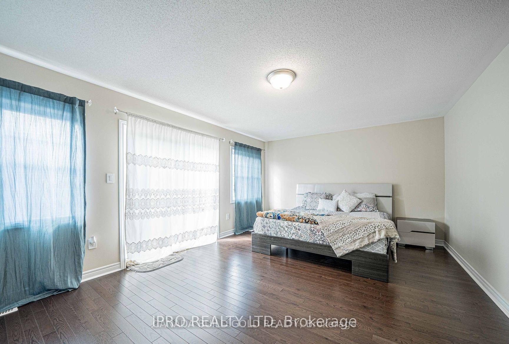 Photo 10 of 16 Remembrance Road N, Brampton, Northwest Brampton — HOMEH