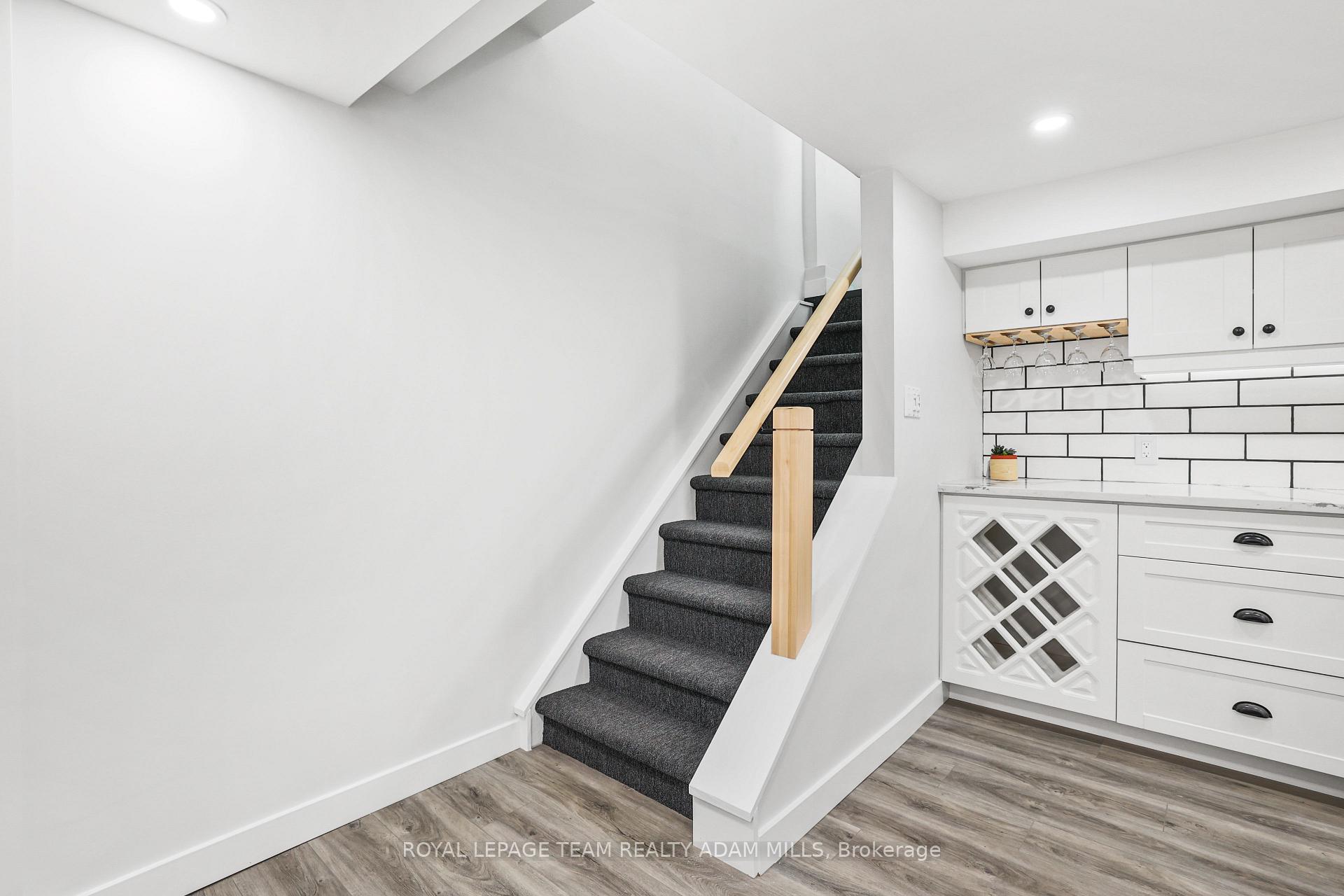Photo 3 of 1584 Maxime Street, Ottawa, Pineview — HOMEH