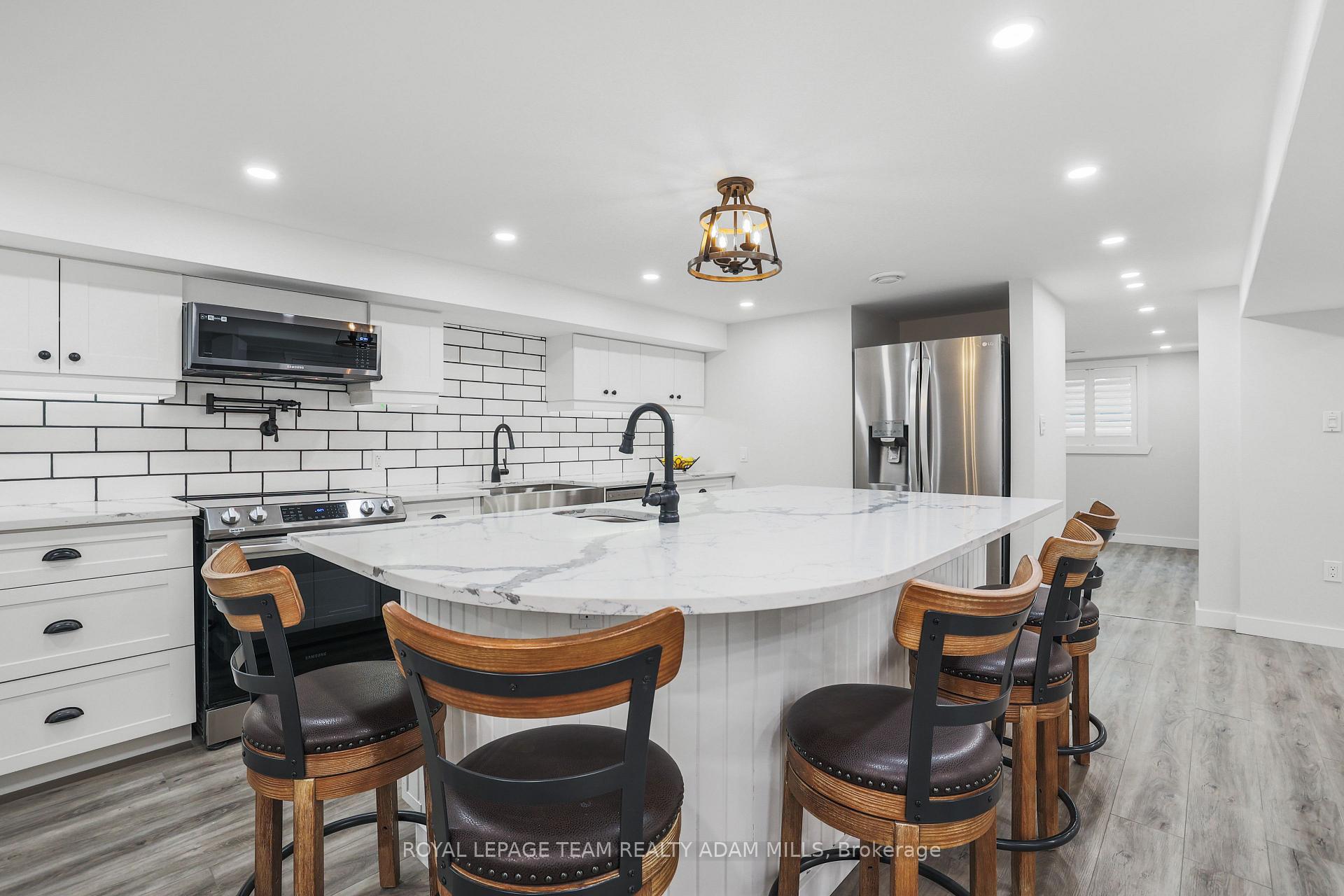 Photo 6 of 1584 Maxime Street, Ottawa, Pineview — HOMEH
