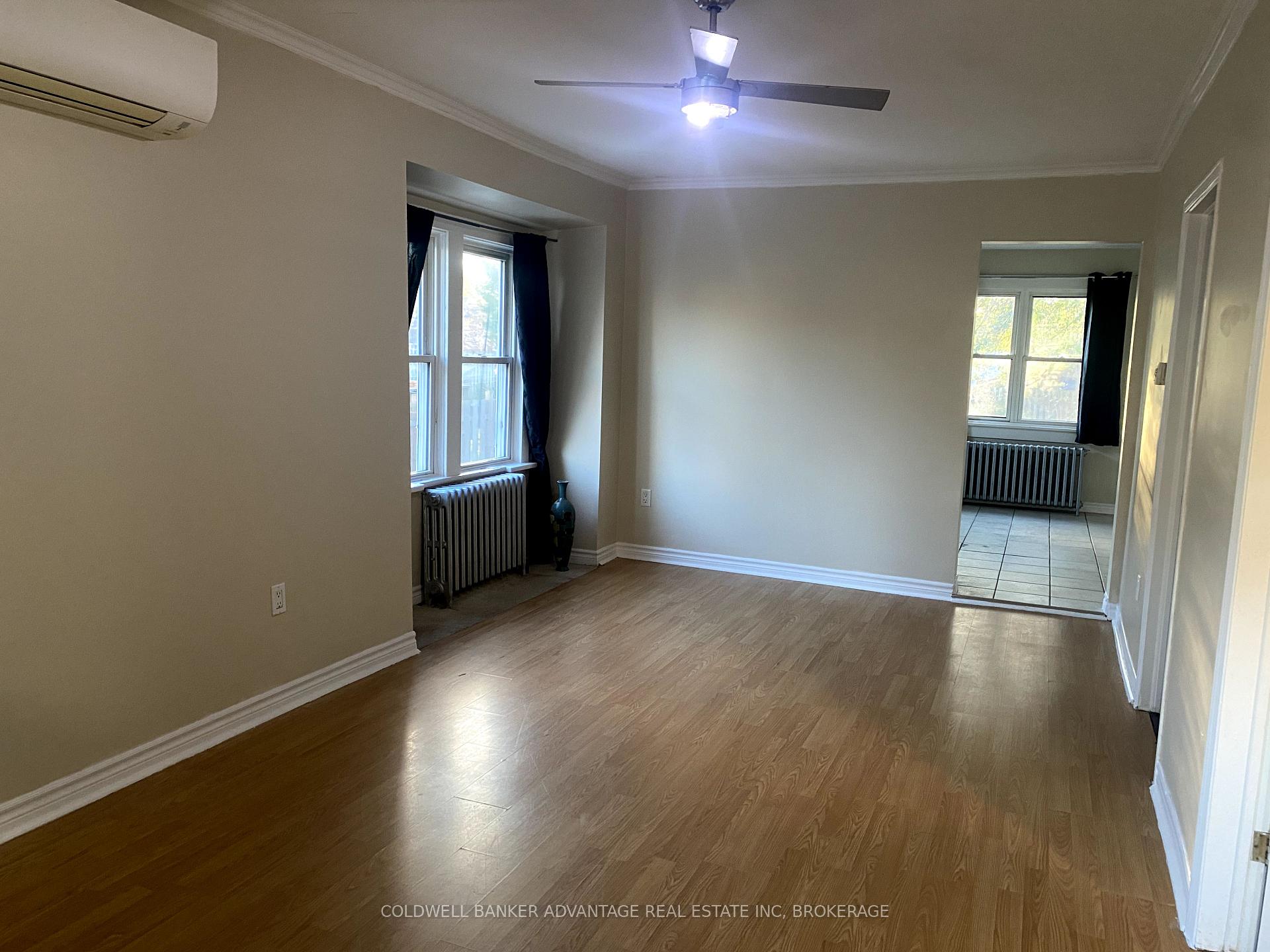 Photo 4 of 54 Lloyd Street, St. Catharines, Western Hill — HOMEH