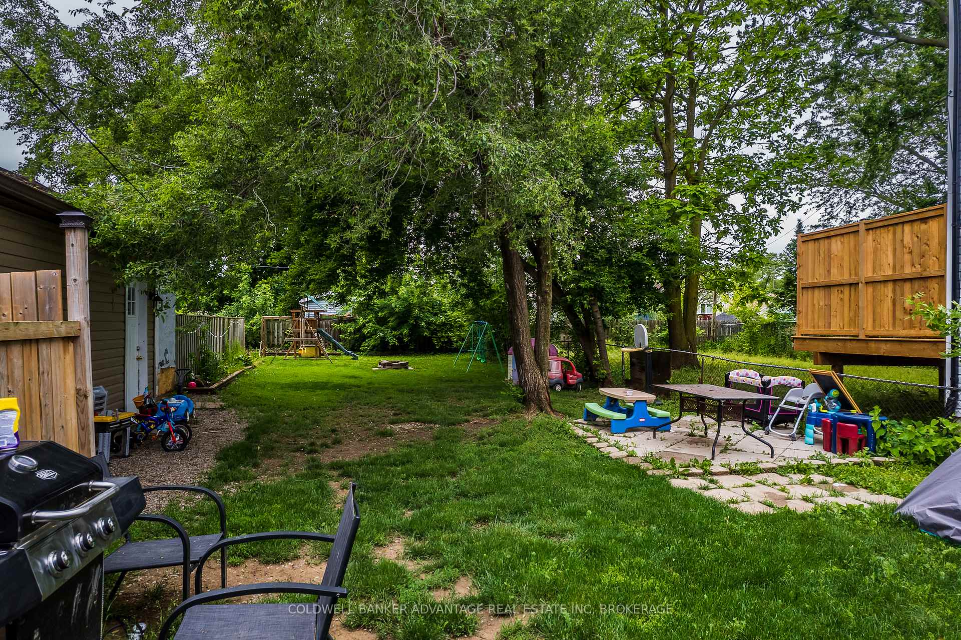 Photo 15 of 54 Lloyd Street, St. Catharines, Western Hill — HOMEH