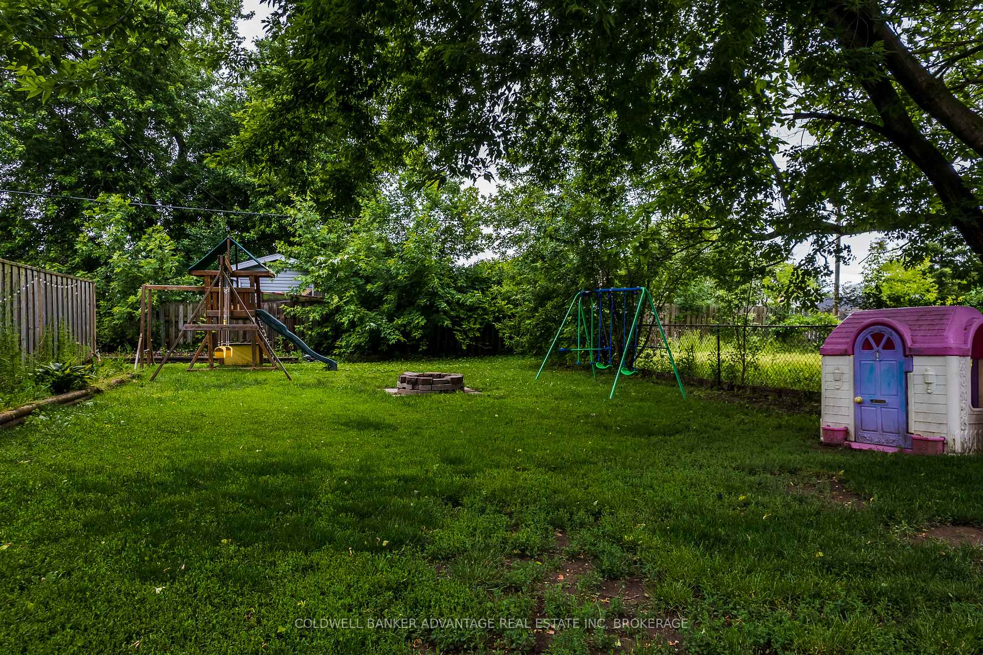 Photo 17 of 54 Lloyd Street, St. Catharines, Western Hill — HOMEH