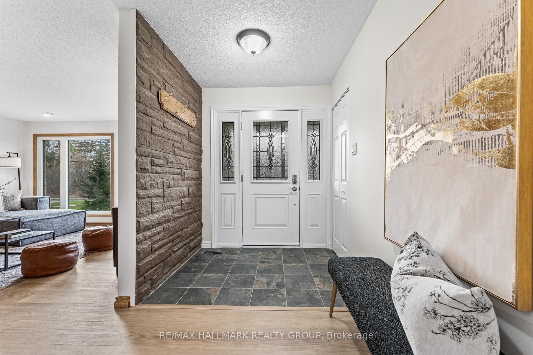 Photo 3 of 4369 Farmers Way, Ottawa, Carlsbad Springs — HOMEH