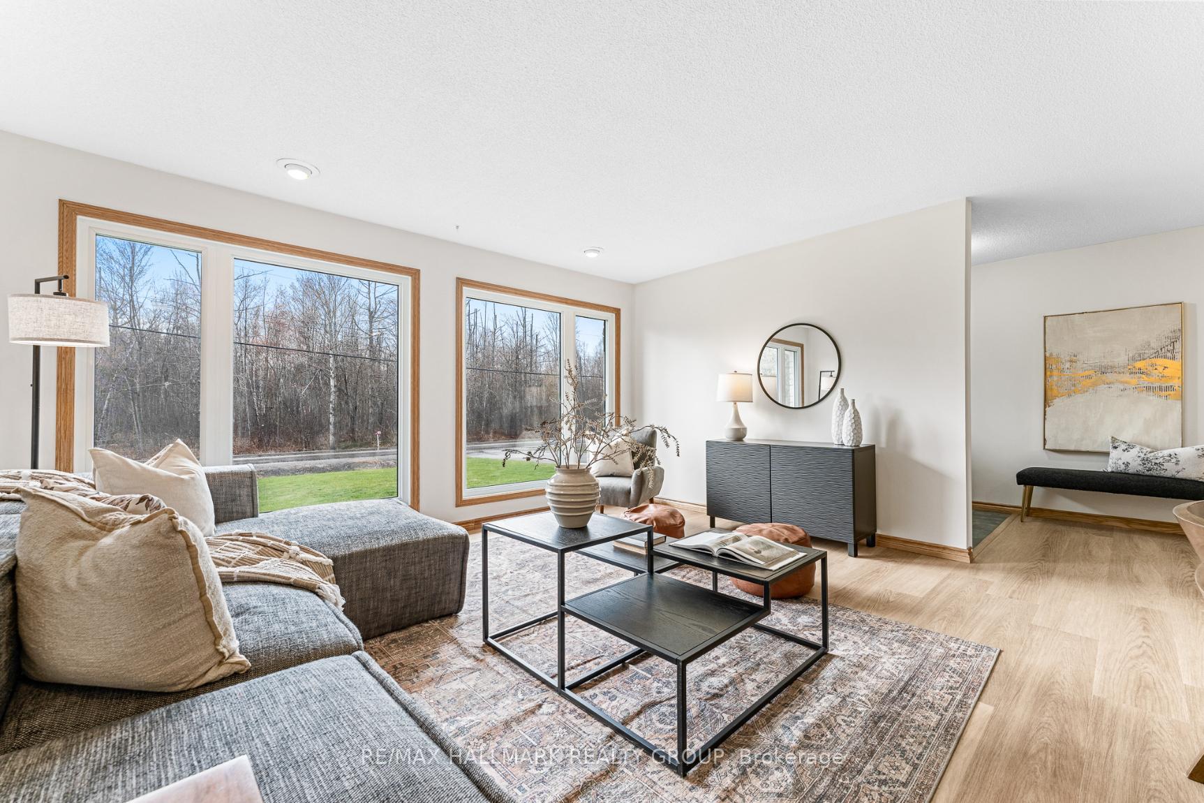 Photo 7 of 4369 Farmers Way, Ottawa, Carlsbad Springs — HOMEH