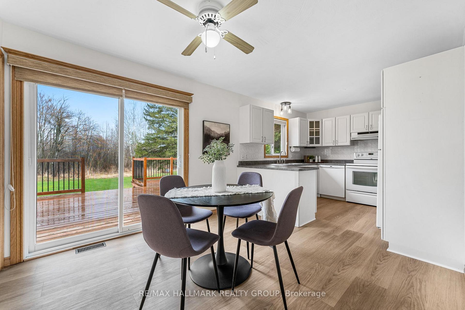 Photo 13 of 4369 Farmers Way, Ottawa, Carlsbad Springs — HOMEH