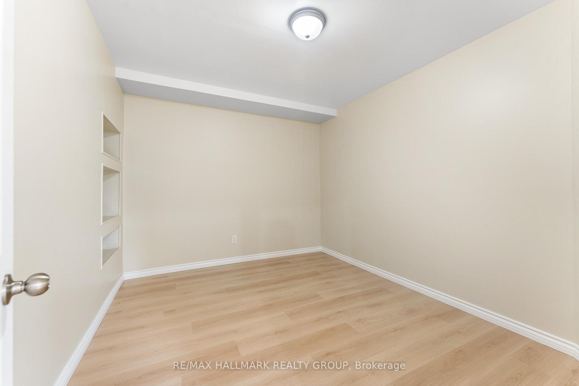 Photo 32 of 4369 Farmers Way, Ottawa, Carlsbad Springs — HOMEH