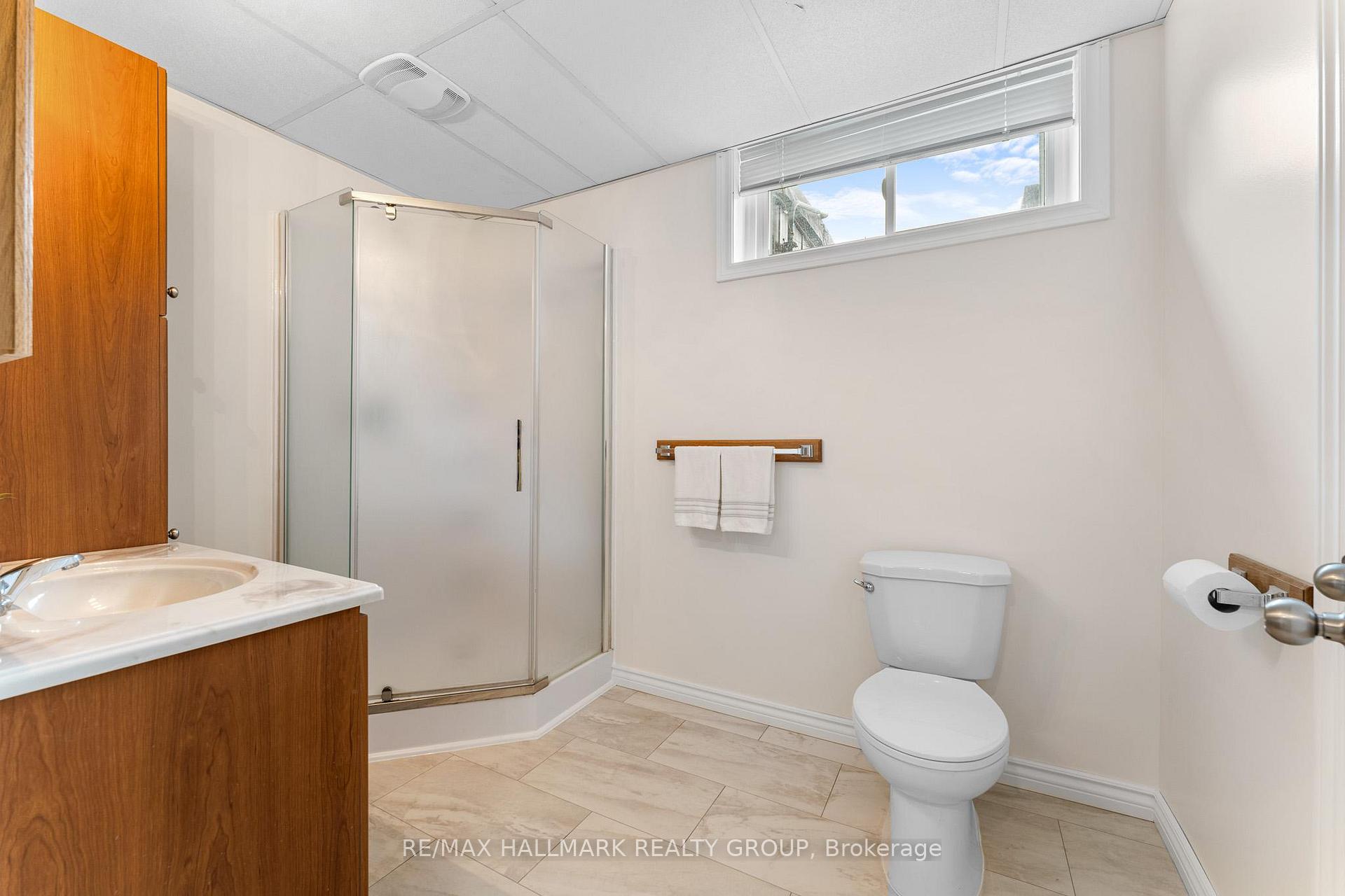 Photo 33 of 4369 Farmers Way, Ottawa, Carlsbad Springs — HOMEH
