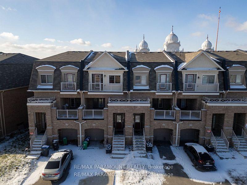 Photo 2 of 162 Davenfield Circle, Brampton, Bram East — HOMEH