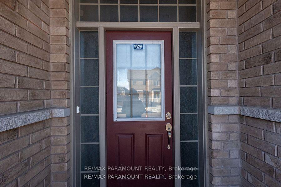 Photo 3 of 162 Davenfield Circle, Brampton, Bram East — HOMEH