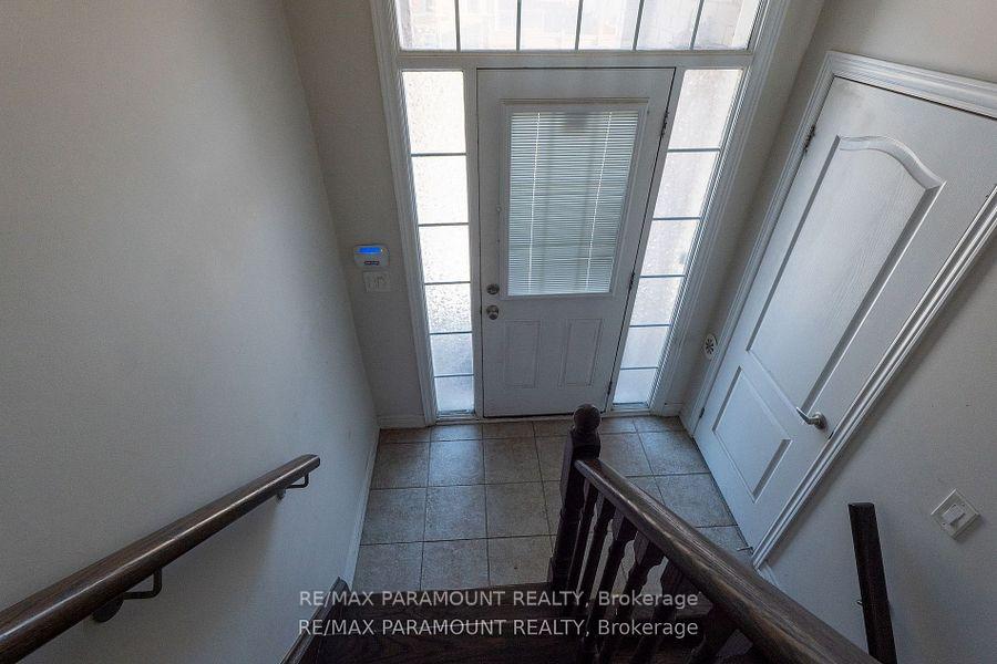 Photo 5 of 162 Davenfield Circle, Brampton, Bram East — HOMEH