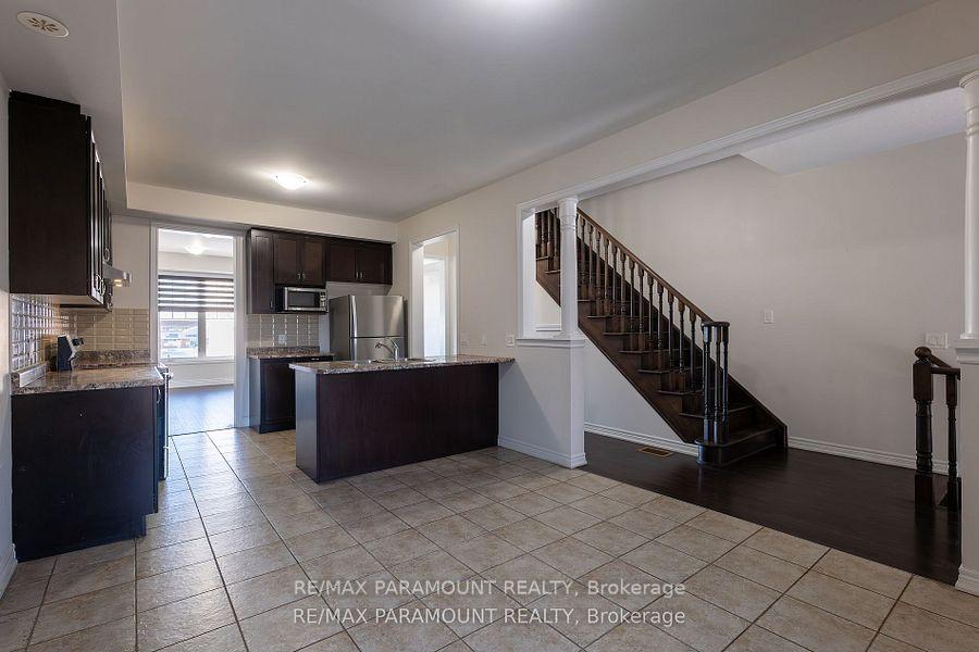 Photo 7 of 162 Davenfield Circle, Brampton, Bram East — HOMEH