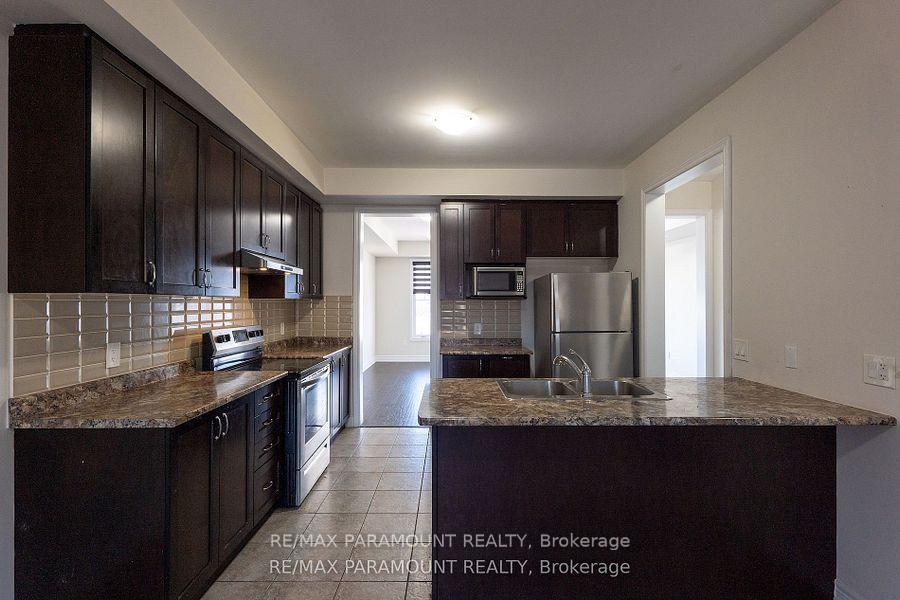 Photo 9 of 162 Davenfield Circle, Brampton, Bram East — HOMEH